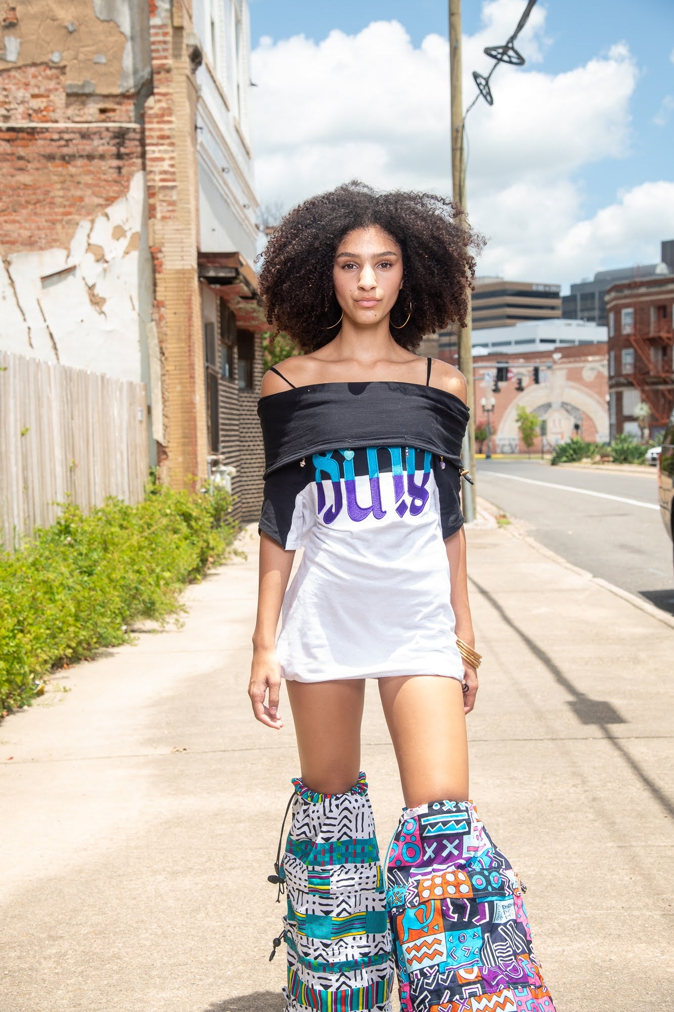 SI’NU UPSIDE DOWN T-SHIRT AMBIGRAM (multicolor)