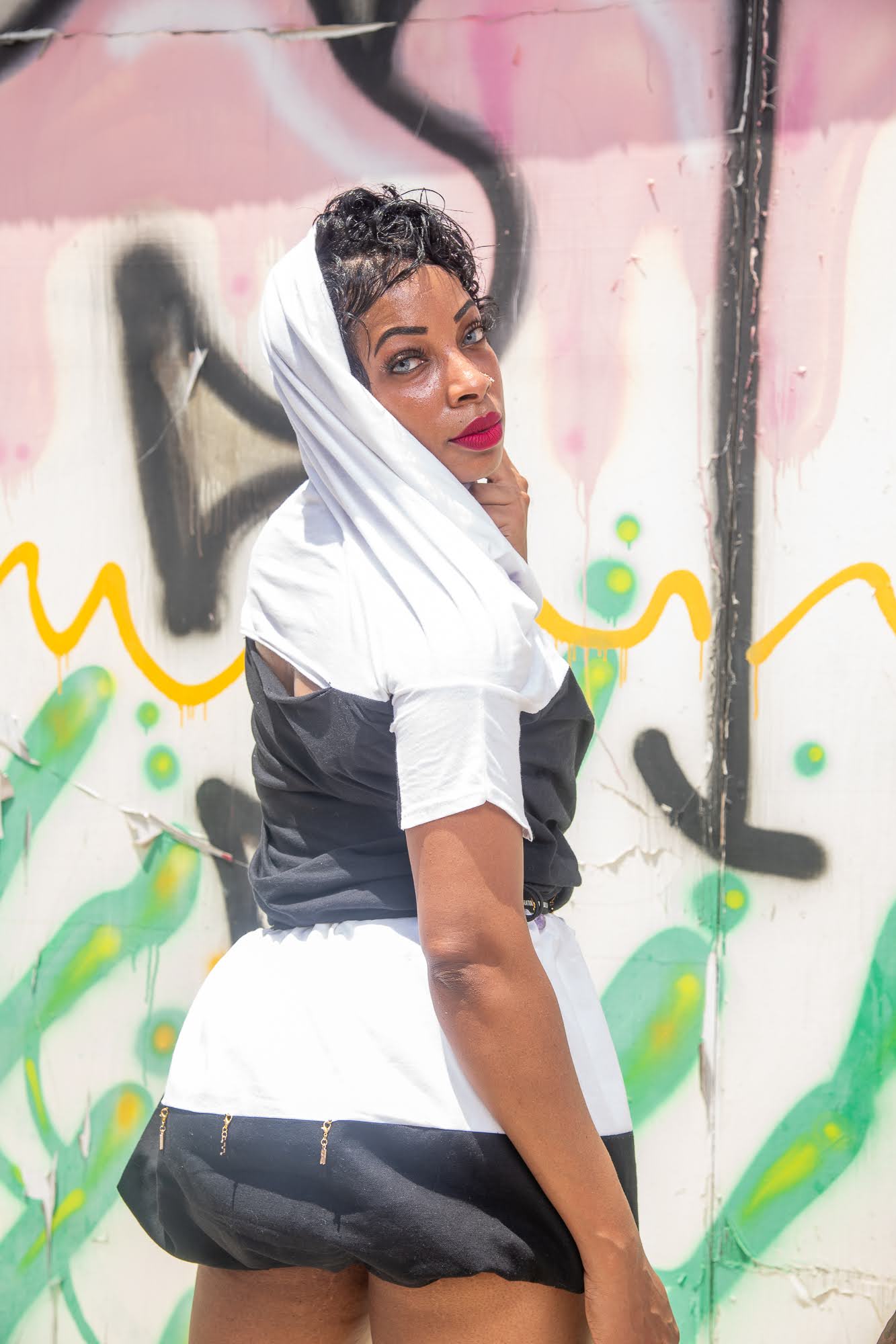 SI’NU UPSIDE DOWN T-SHIRT AMBIGRAM (multi-color)